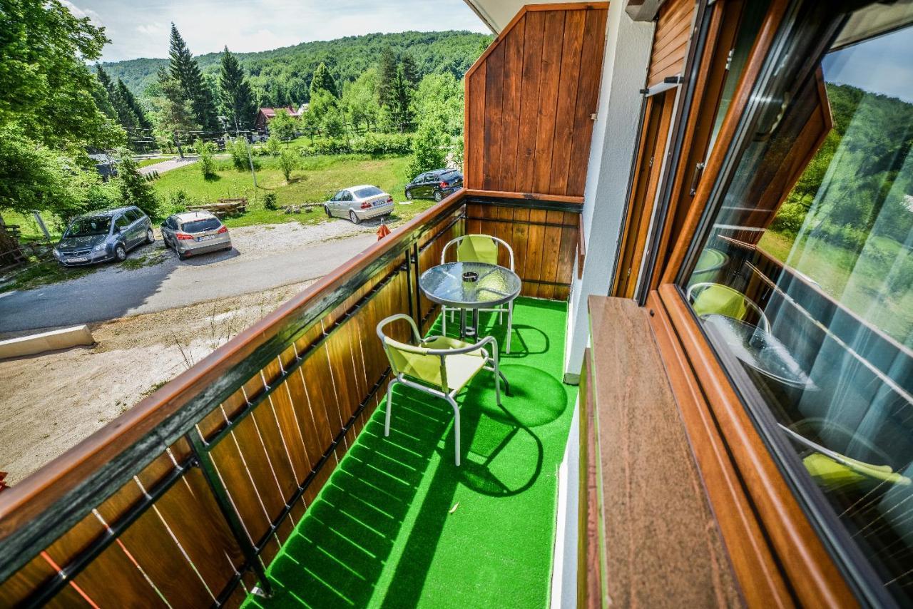 Sixteen Lakes Guest House Jezerce Exterior foto