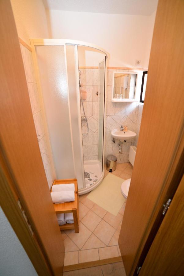 Sixteen Lakes Guest House Jezerce Exterior foto